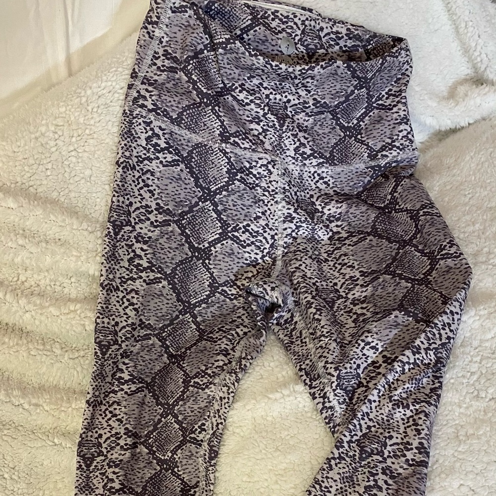 Women’s yoga leggings